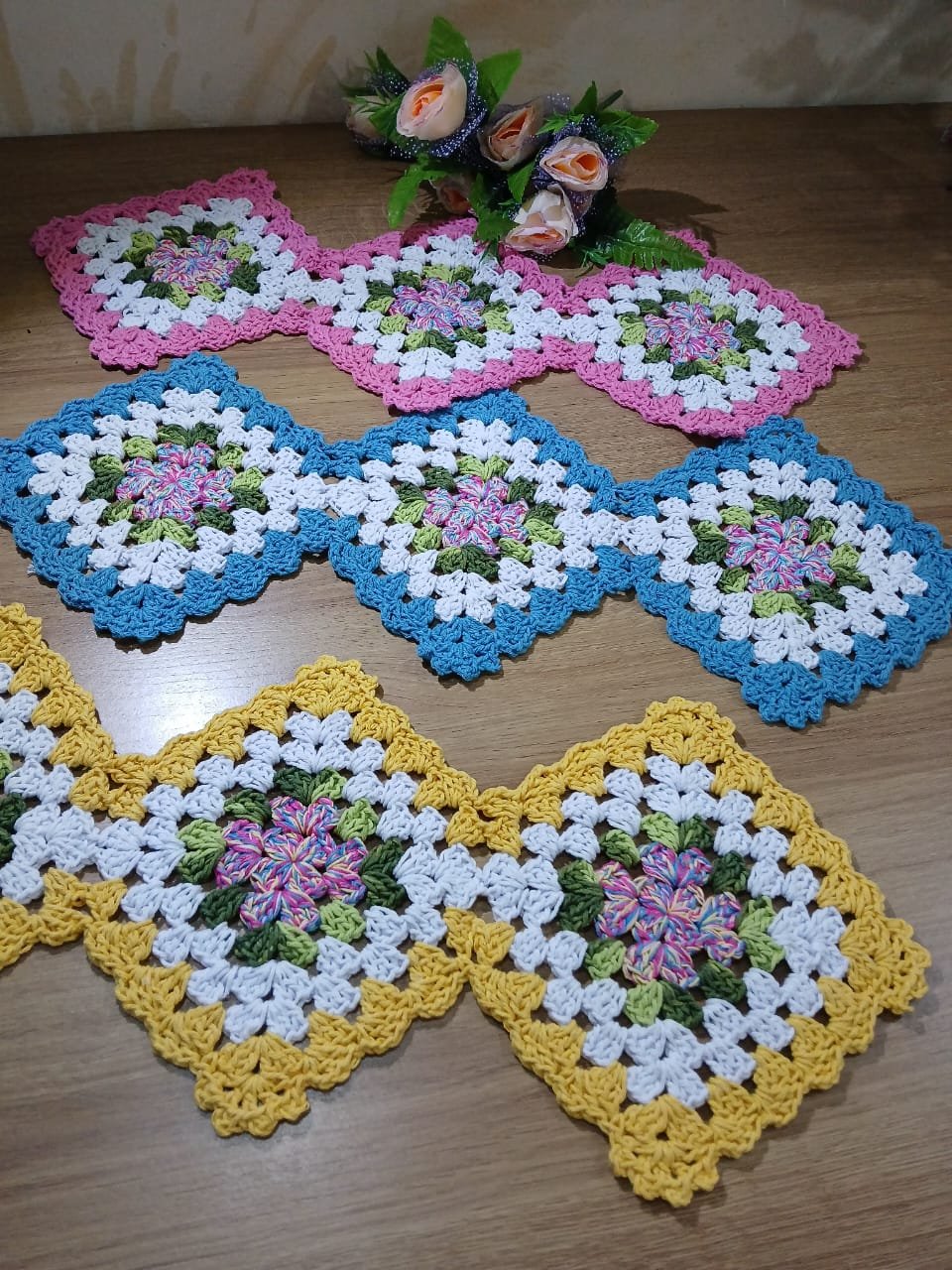 trilho-de-mesa-artesanais-em-croche-modular